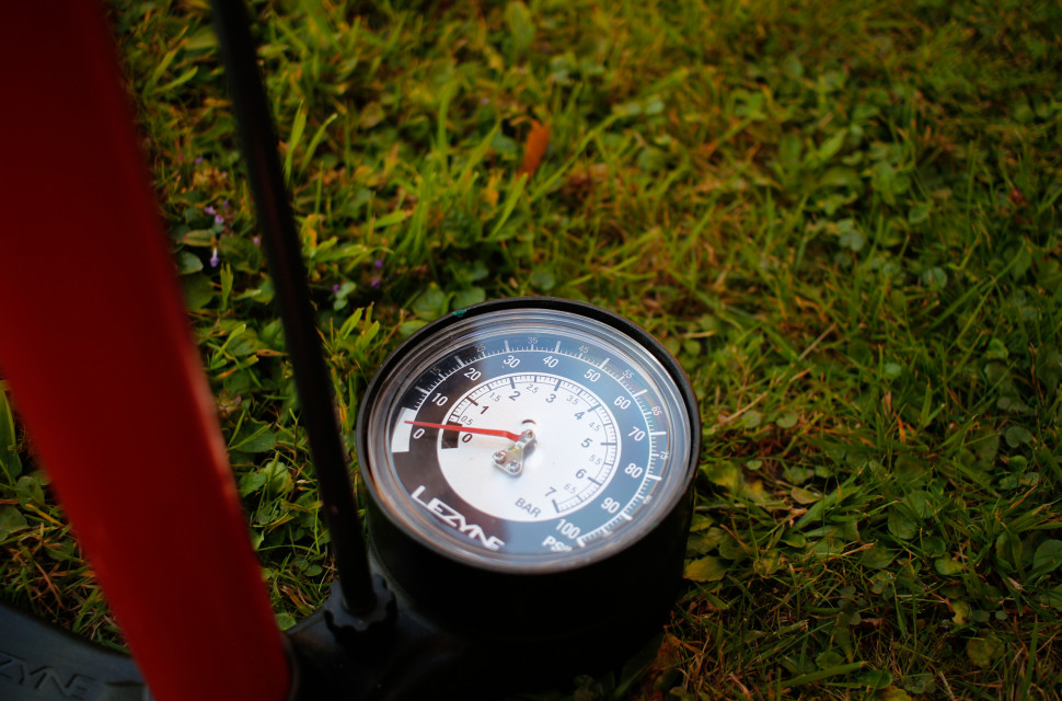 Mtb tyre pressure discount gauge